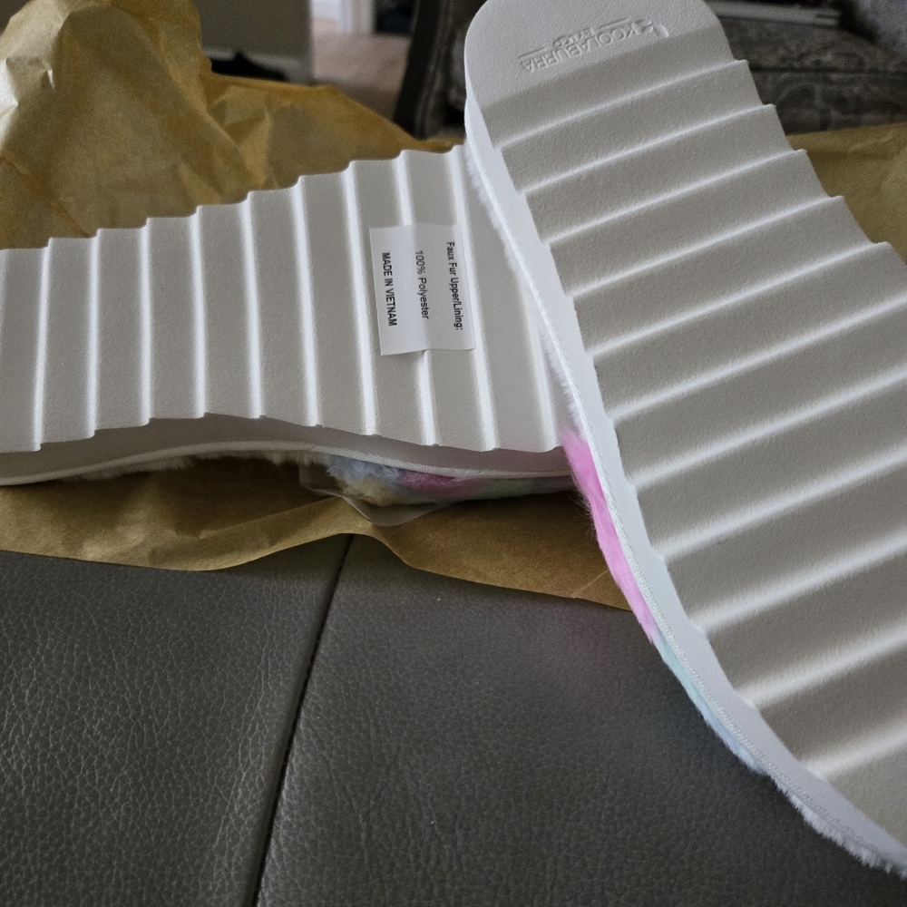 Ugg Slippers - image 5